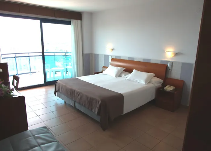 Hotel Cibeles Playa 3*
